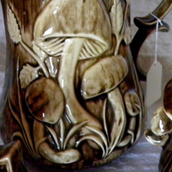 Retro 1960's 3 Pc Coffee Pot w/ Creamer Sugar Bowl - Picture 3 of 5